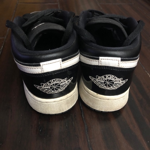 Nike Air Jordan 1 Retro Low BG Black White Basketball Shoes (553560-002) Size 7Y - Picture 3 of 9